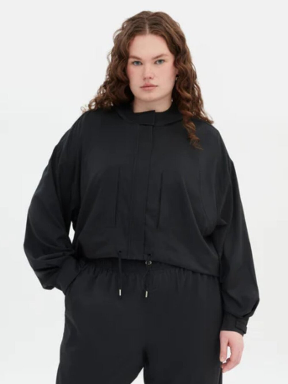 NWT Girlfriend Collective Heidi Crop Windbreaker Jacket Size Medium